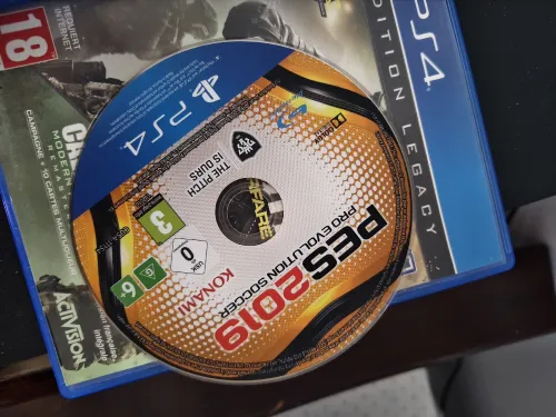 Ps4 fat flashé 12.52 Avec 3 manette original + monitor LCD full hd 1080p 60hz