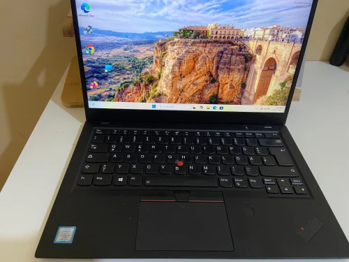 Lenovo ThinkpadX1 Carbon Gen 6 i5 8 th 8GB 256SSD FULL HD