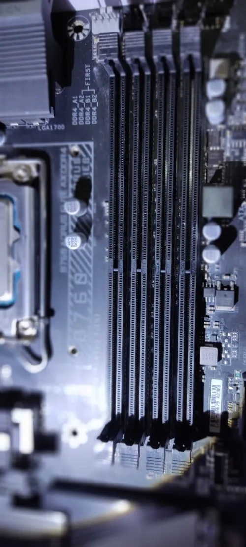 B760 AORUS ELITE AX  DDR4