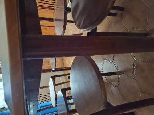 Table de cuisine robuste + 6 chaises