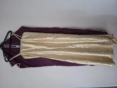 Robe traditionnelle chaouie neuve, jamais portée, confectionnée à la main.