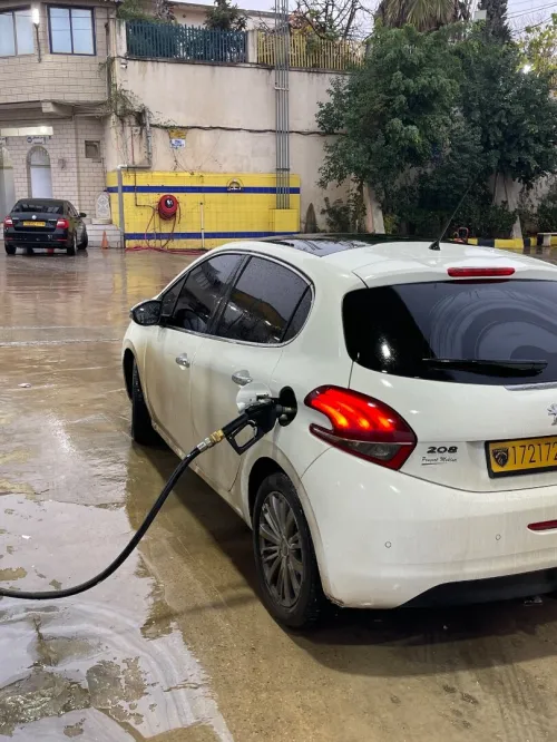Peugeot 208 2015 Allure Facelift