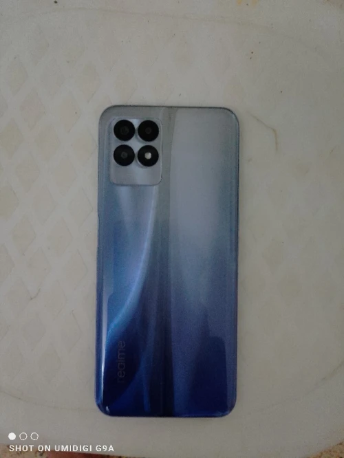 Realmi 8i