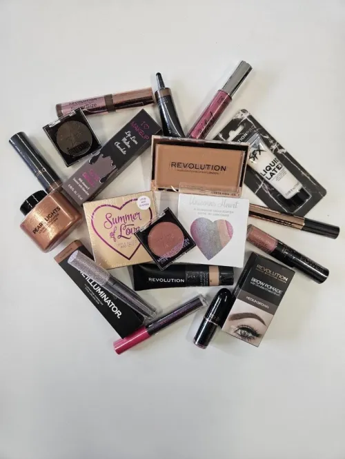Révolution make up