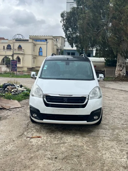 Peugeot Partner 2017 Tepee Allure 