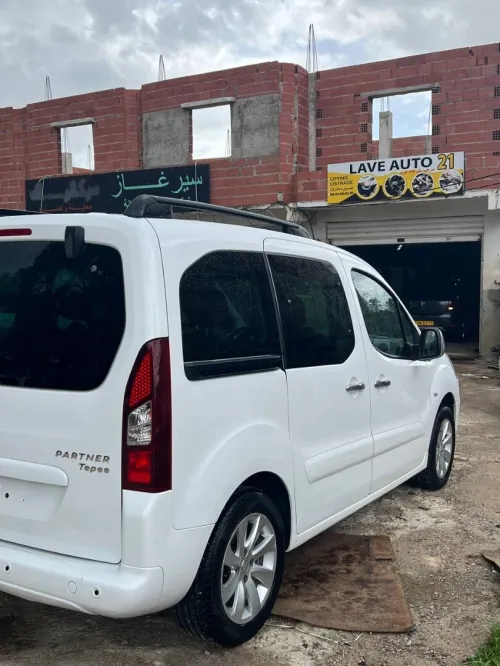 Peugeot Partner 2017 Tepee Allure 