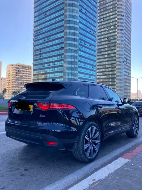 Jaguar F pace 2016 