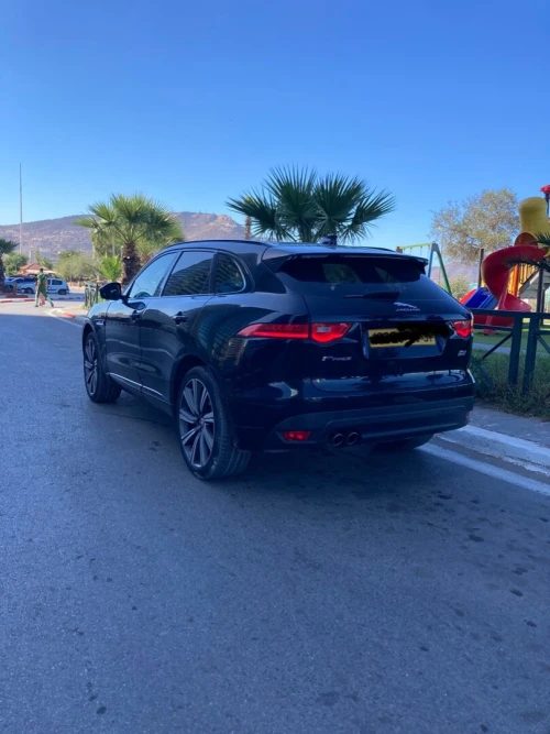 Jaguar F pace 2016 