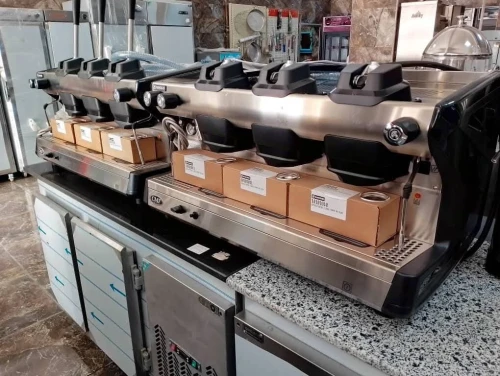 MACHINE A CAFE RANCILIO CLASSE 5, 3 BRAS ET 4 BRAS MADE IN ITALY + FILTRES 