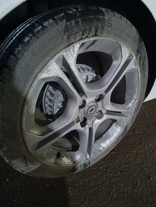 Disponible 4 Pneus 205/45 R17 (Spécial Clio 4 GT Line)