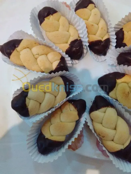 لينا للحلويات التقليدية و العصرية 