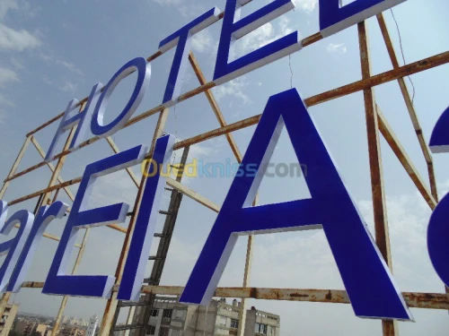 Enseigne Lumineuse  et Panneaux Public