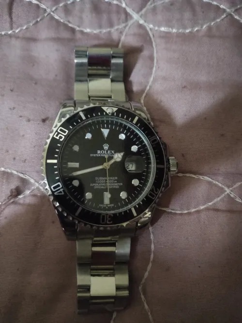 Montre Rolex répliqua identique