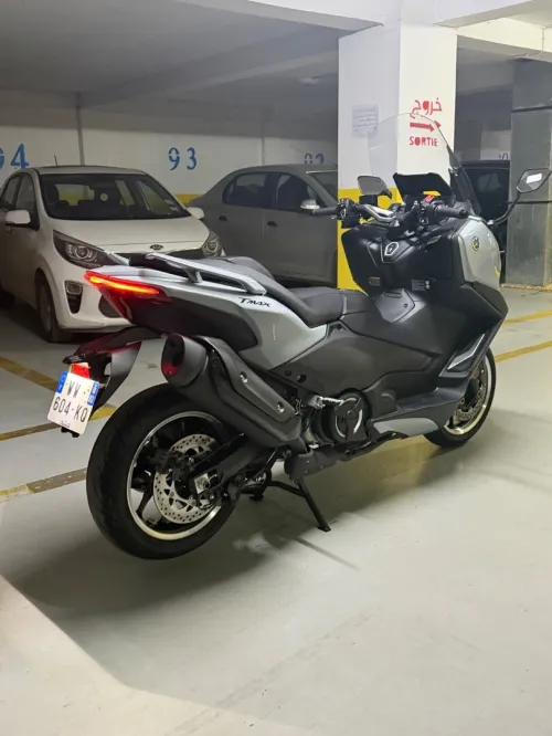 Yamaha T Max 