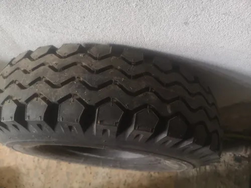 Pneu de clark neuf 6.00.9