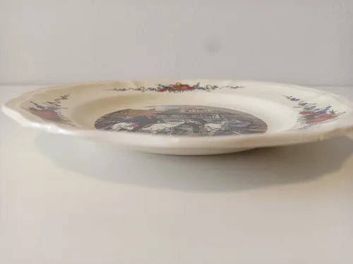 Assiettes en porcelaine vintage France