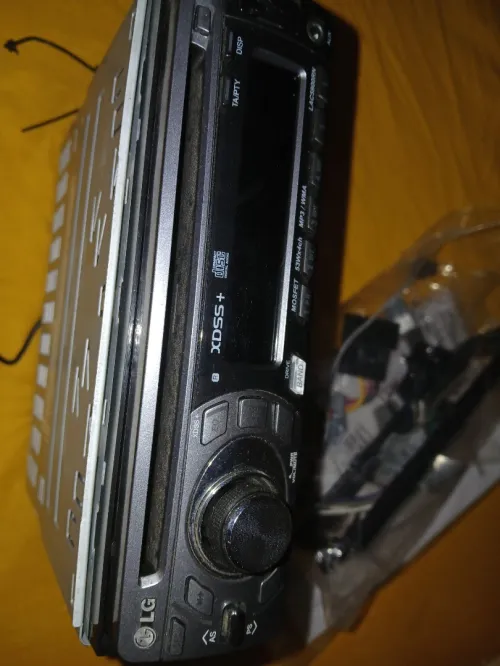 Poste radio auto