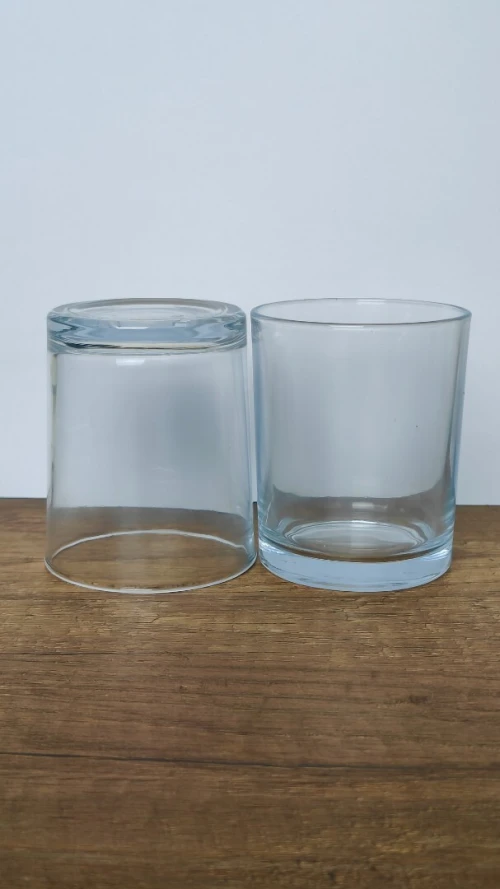 Verre a eau et bougie