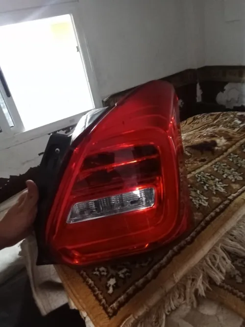 Feux arrière droit suzuki swift 
