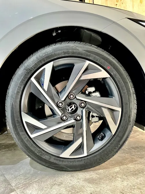 Hyundai Elantra 2025 