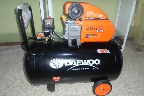 Daewoo compresseur d'air 100L 2HP 67900DA et compresseur silencieux Dingqi 50L 2HP 41800DA