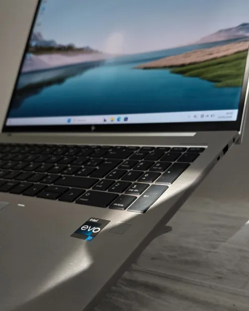 Hl elitebook 860 g10 i7 13em