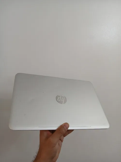 HP Pavillion I5 7200U NVIDIA 940MX 2GB RAM 8GB SSD 256GB