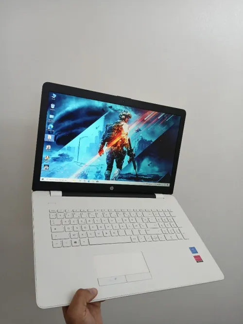HP LAPTOP Intel Pentium N3710 4Coeurs AMD Radeon 2GB RAM 8GB