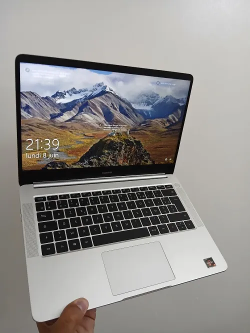 Laptop Huawei AMD RYZEN 5 2500U VEGA 8 RAM 8GB SSD 256GB