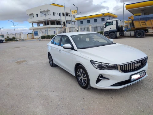 MG MG5 2025 -Geely Emgrand-