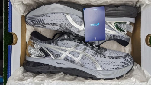 Asics GEL-NIMBUS 21 PLATINUM - 1011A709-020 - Original اصلية - Pointure 48 / 30.5 CM