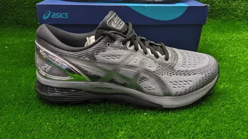 Asics GEL-NIMBUS 21 PLATINUM - 1011A709-020 - Original اصلية - Pointure 48 / 30.5 CM