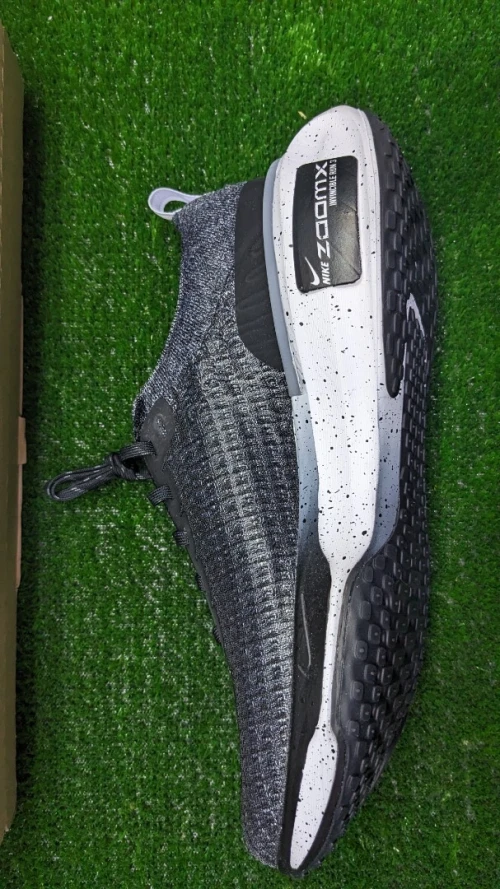 Nike ZoomX Invincible Run 2 - Réf DR2615-002 - Original اصلية - Pointure 46 / 30 CM