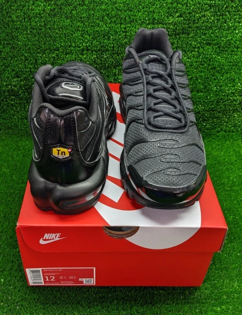 Nike Tn Air Max Plus black/black/black - Ref 604133-050- اصلية Original  47 / 30.5 Cm