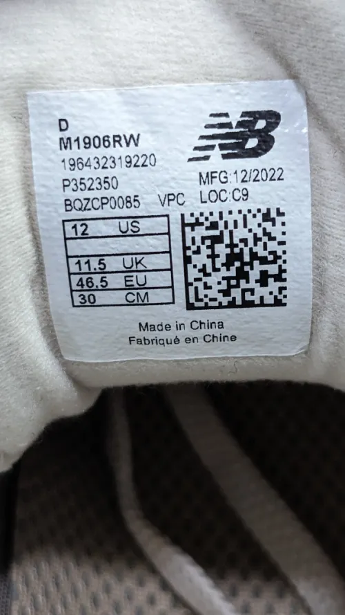 New Balance 1906R Ref M1906RV - Original اصلية - Pointure 46.5 / 30 Centimètre