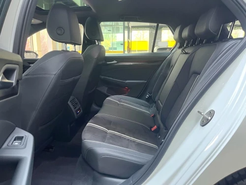 Volkswagen Golf 8 2025 R-Line Lite edition
