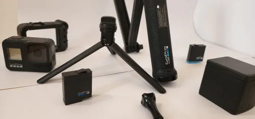 Go pro 8 avec accessoires  Chargeur batteries , deux batteries,  média mod 