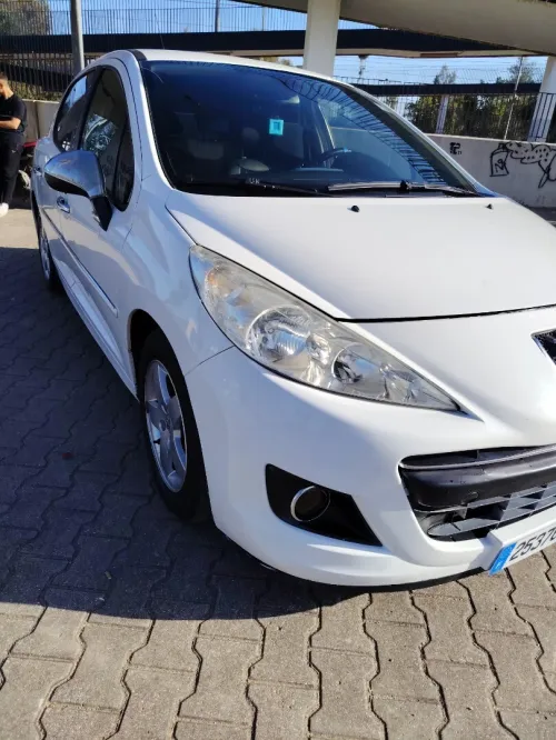 Peugeot 207 2012 Fennec