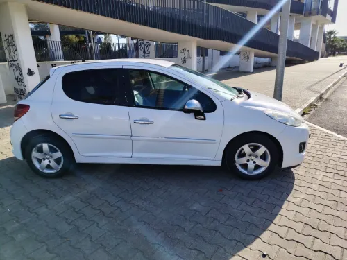 Peugeot 207 2012 Fennec