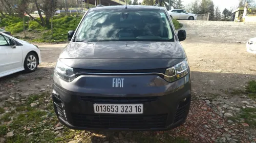 Fiat Doblo 2023 Italie