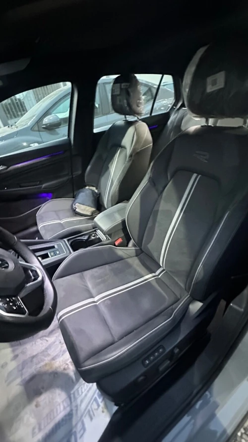 Volkswagen Golf 8 2025 R-Line