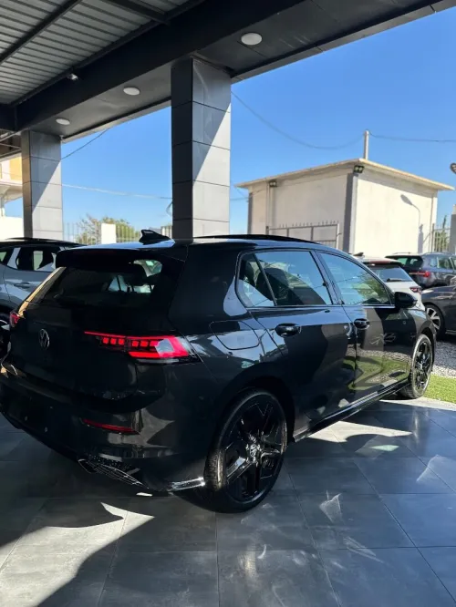 Volkswagen Golf 8 2025 R Black Edition 