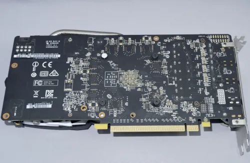 RX 570  4 GB MSI  AVEC BOITE ET TIKI GARONTI  ETAT 10/10
