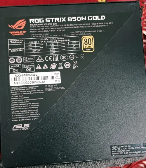 POWER 850 WAT GOLD ROG STRIX ORAN