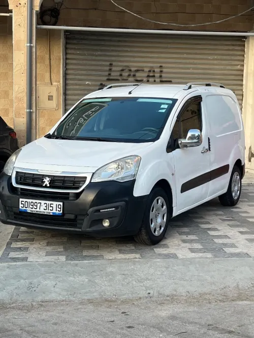 Peugeot Partner 2015 B9