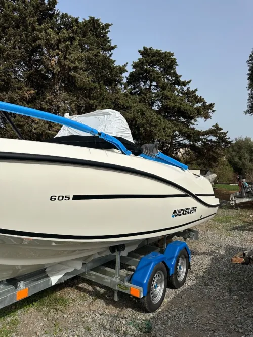 Bateau QuickSilver 605
