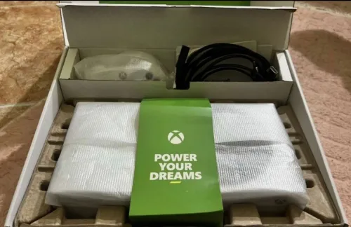 XBOX SERIES S avec 2 manettes