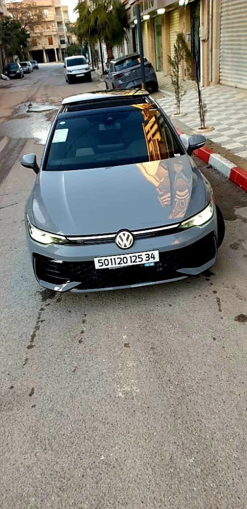 Volkswagen Golf 8 2025 R-Line