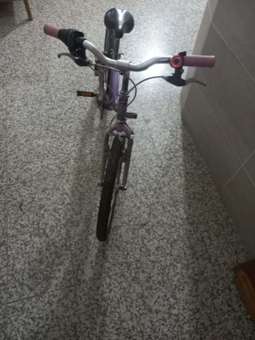 دراجة هوائية للبنات للبيع بحالة جيدة vélo pour fille