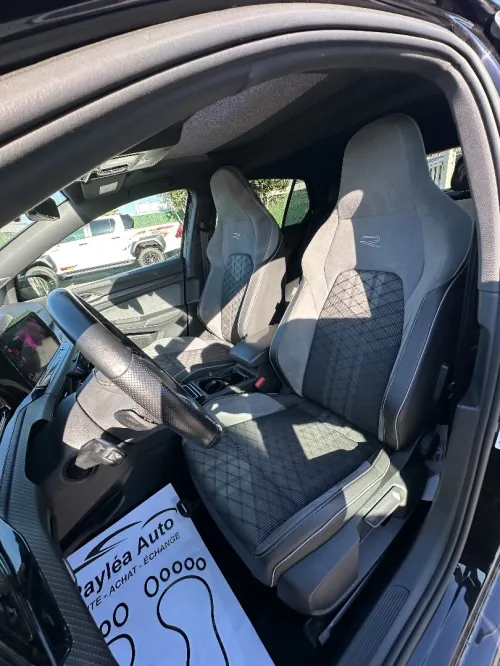 Volkswagen Golf 8 2024 R-Line